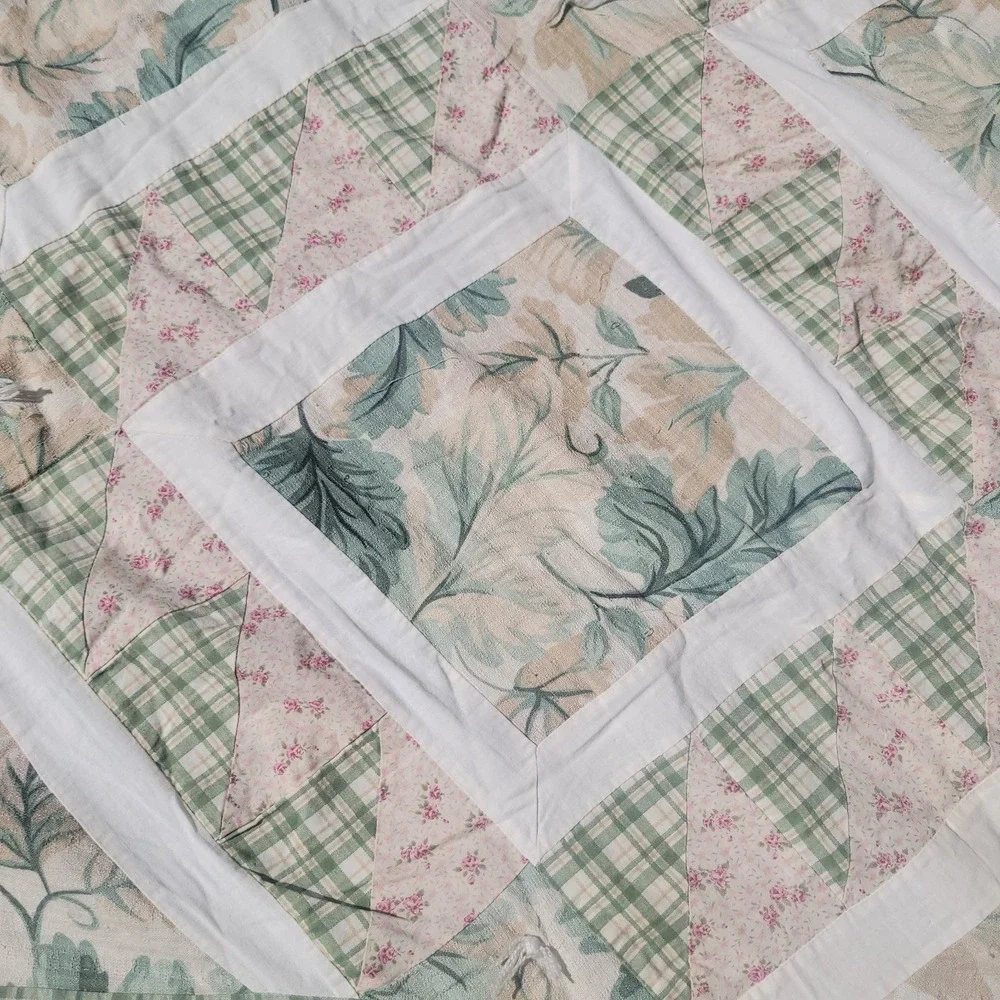 Vintage Quilt Bedspread Floral Green Beige 84x96 Farmhouse Patchwork Plaid